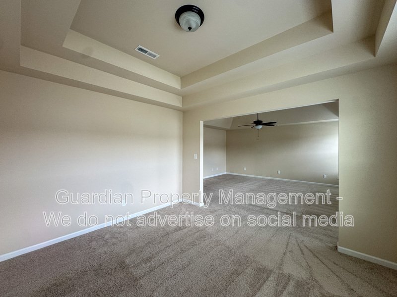 Stunning 5 Bed 4.5 Bath Fayetteville Home with Fenced Yard property image