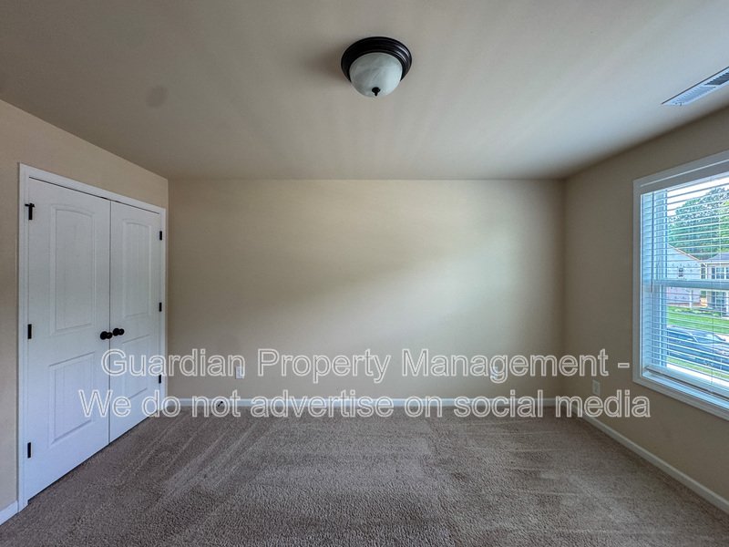 Stunning 5 Bed 4.5 Bath Fayetteville Home with Fenced Yard property image