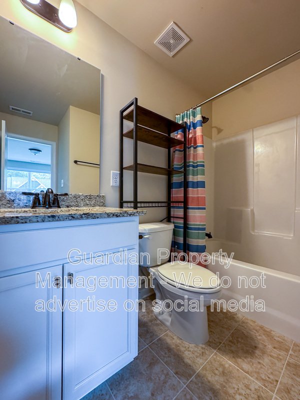 Stunning 5 Bed 4.5 Bath Fayetteville Home with Fenced Yard property image