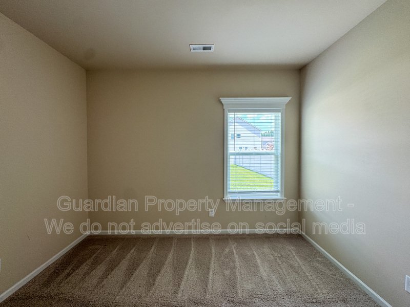 Stunning 5 Bed 4.5 Bath Fayetteville Home with Fenced Yard property image