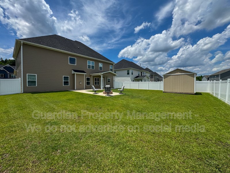 Stunning 5 Bed 4.5 Bath Fayetteville Home with Fenced Yard property image