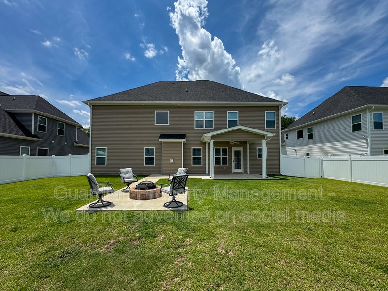 Stunning 5 Bed 4.5 Bath Fayetteville Home with Fenced Yard property image