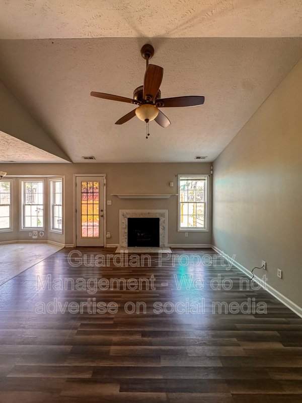 Charming 3 Bed 2 Bath Plus Bonus Room in Raeford property image