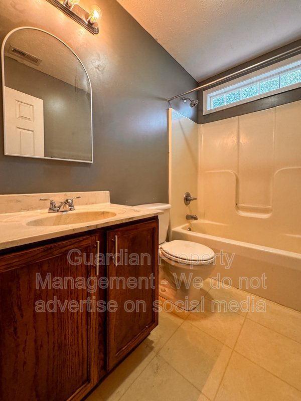 Charming 3 Bed 2 Bath Plus Bonus Room in Raeford property image