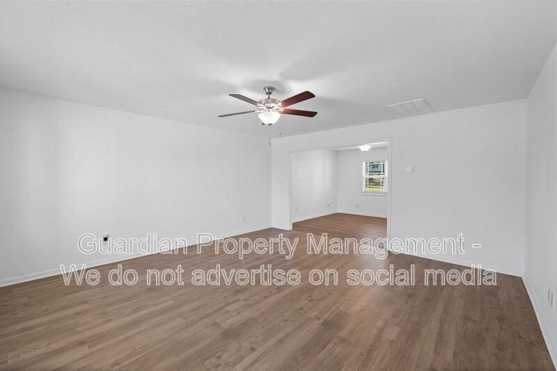 Beautiful 3 Bed 2.5 Bath Fayetteville Home with Fenced Yard property image