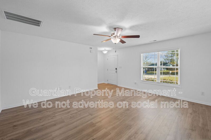 Beautiful 3 Bed 2.5 Bath Fayetteville Home with Fenced Yard property image