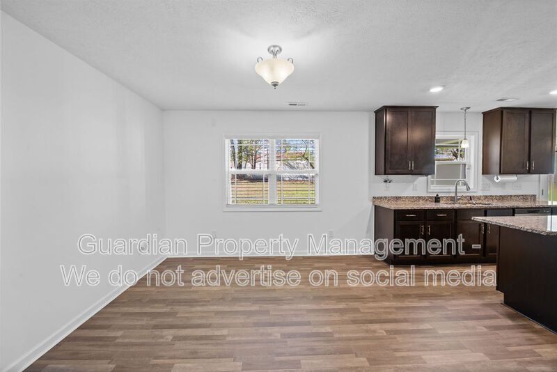 Beautiful 3 Bed 2.5 Bath Fayetteville Home with Fenced Yard property image