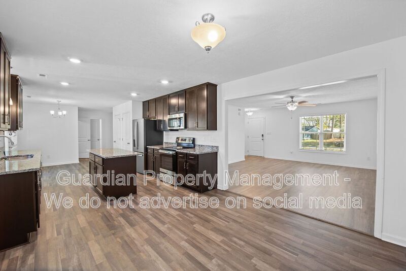 Beautiful 3 Bed 2.5 Bath Fayetteville Home with Fenced Yard property image