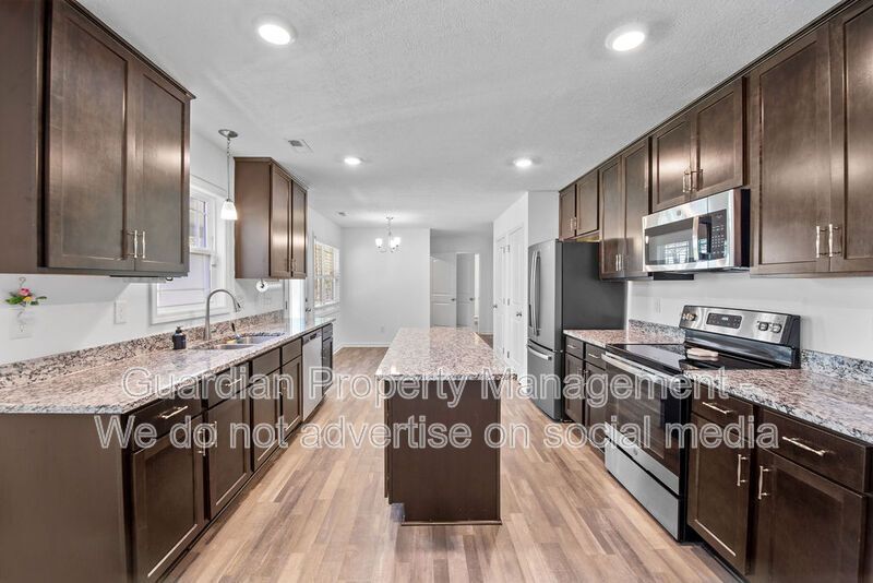 Beautiful 3 Bed 2.5 Bath Fayetteville Home with Fenced Yard property image