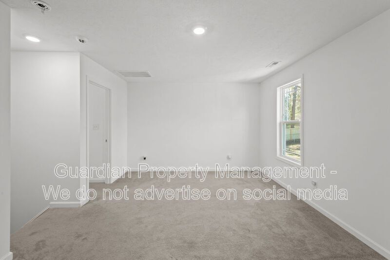 Beautiful 3 Bed 2.5 Bath Fayetteville Home with Fenced Yard property image