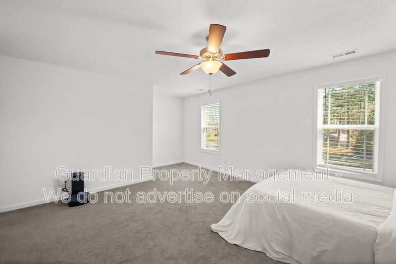 Beautiful 3 Bed 2.5 Bath Fayetteville Home with Fenced Yard property image