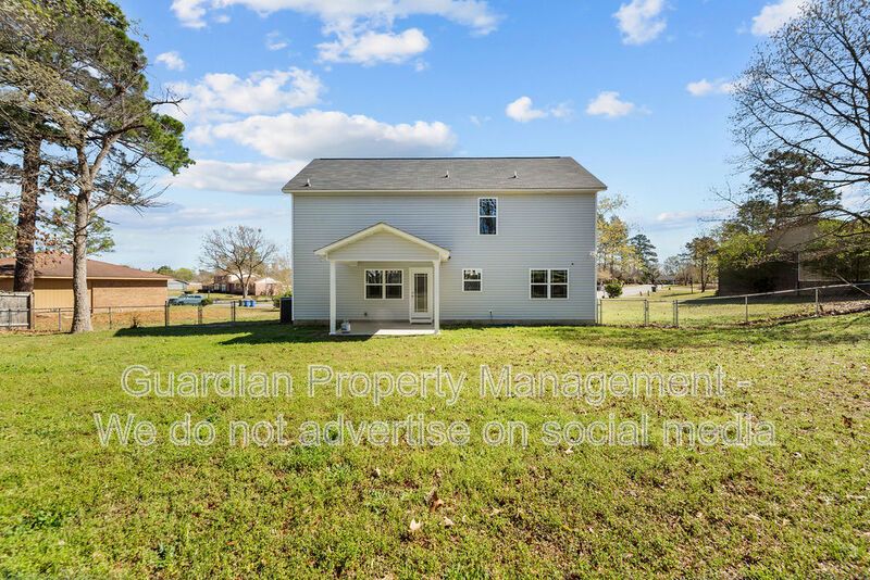 Beautiful 3 Bed 2.5 Bath Fayetteville Home with Fenced Yard property image