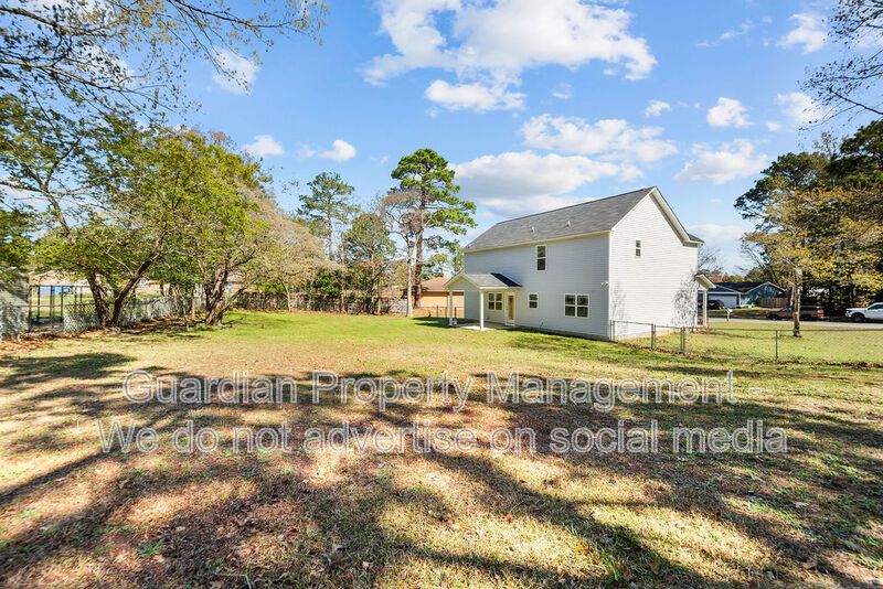 Beautiful 3 Bed 2.5 Bath Fayetteville Home with Fenced Yard property image