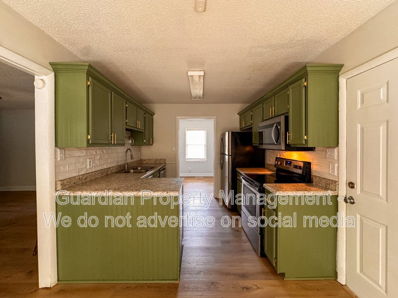 Stylish 3 Bed 2 Bath Home in Jack Britt property image
