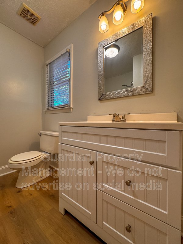 Stylish 3 Bed 2 Bath Home in Jack Britt property image
