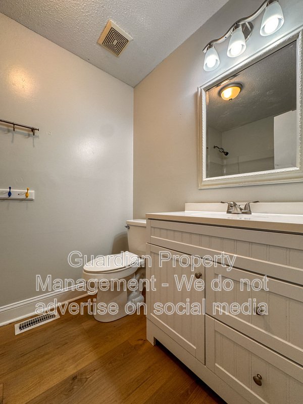 Stylish 3 Bed 2 Bath Home in Jack Britt property image