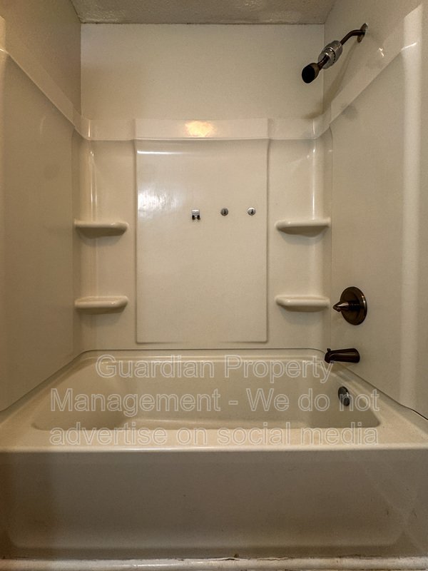 Stylish 3 Bed 2 Bath Home in Jack Britt property image