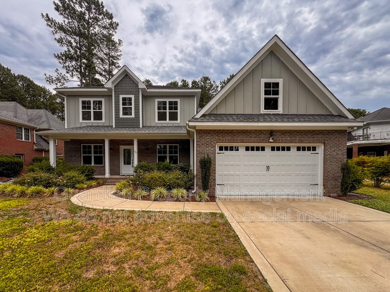 Gorgeous 4 Bed 3.5 Bath Executive Home with Community Amenities property image