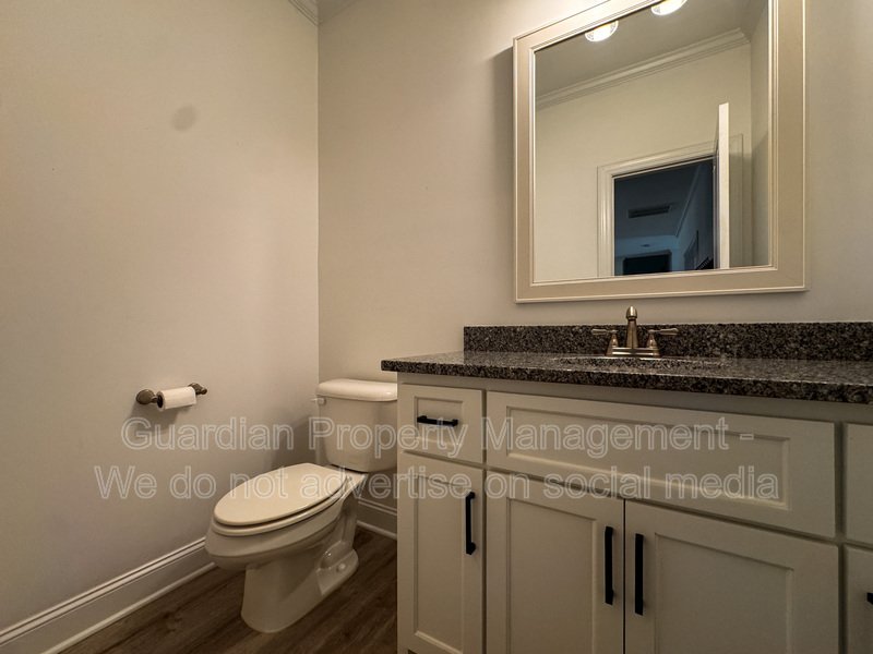 Gorgeous 4 Bed 3.5 Bath Executive Home with Community Amenities property image