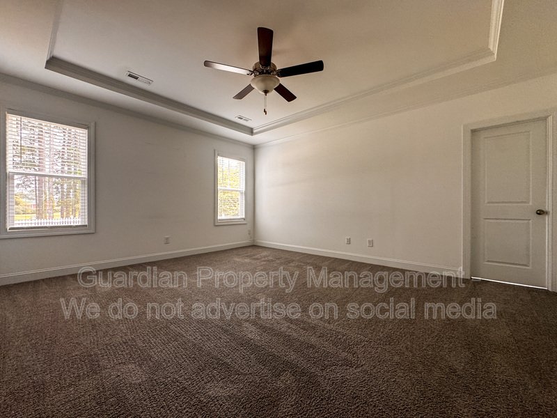 Gorgeous 4 Bed 3.5 Bath Executive Home with Community Amenities property image