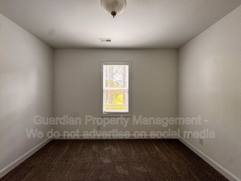 Gorgeous 4 Bed 3.5 Bath Executive Home with Community Amenities property image
