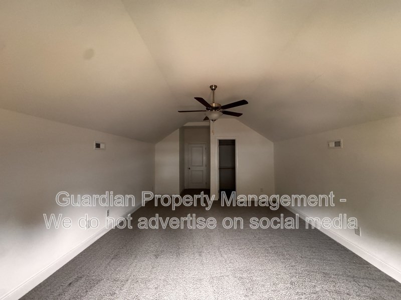 Gorgeous 4 Bed 3.5 Bath Executive Home with Community Amenities property image