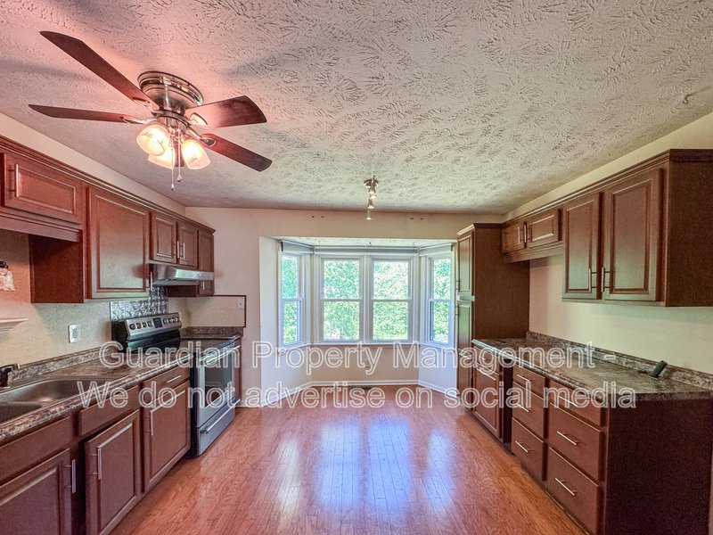 Charming 3 Bed 2.5 Bath Fayetteville Home property image