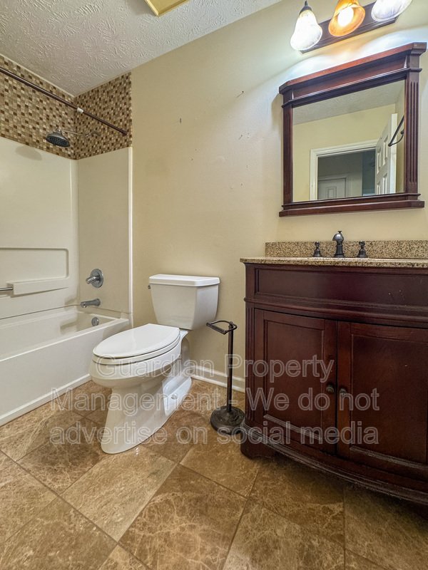 Charming 3 Bed 2.5 Bath Fayetteville Home property image