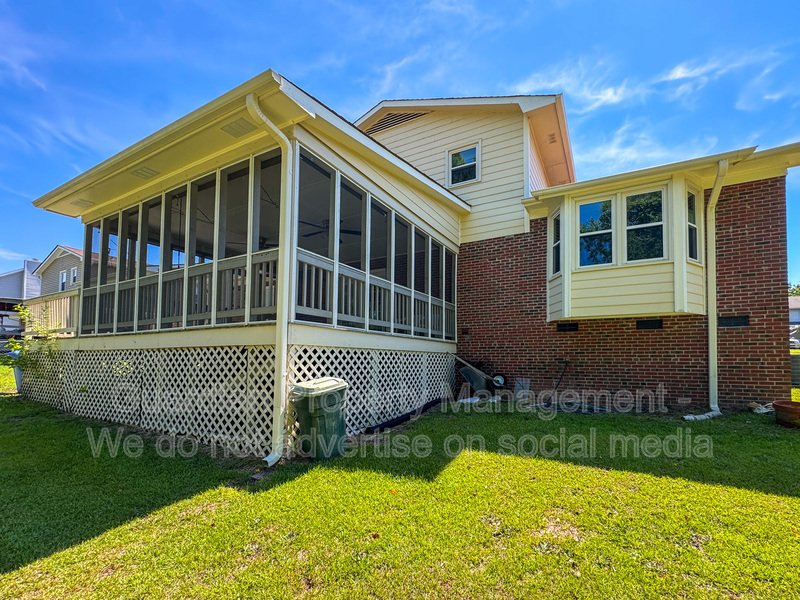 Charming 3 Bed 2.5 Bath Fayetteville Home property image