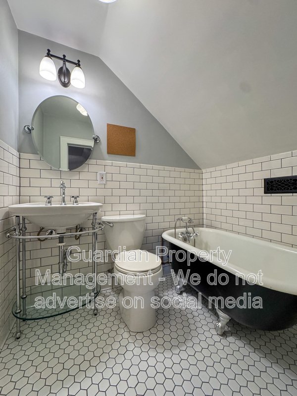 Gorgeous 4 Bed, 3 Bath Haymount Home property image