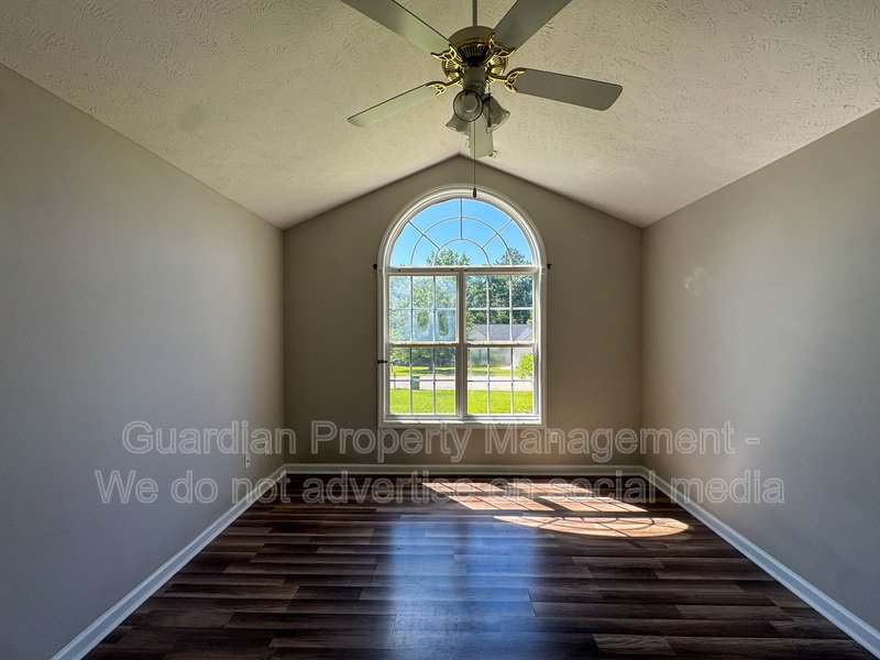 Charming 3 Bed 2 Bath Plus Bonus Room in Raeford property image