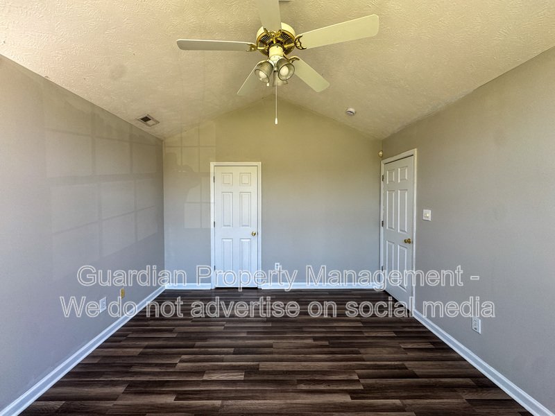 Charming 3 Bed 2 Bath Plus Bonus Room in Raeford property image