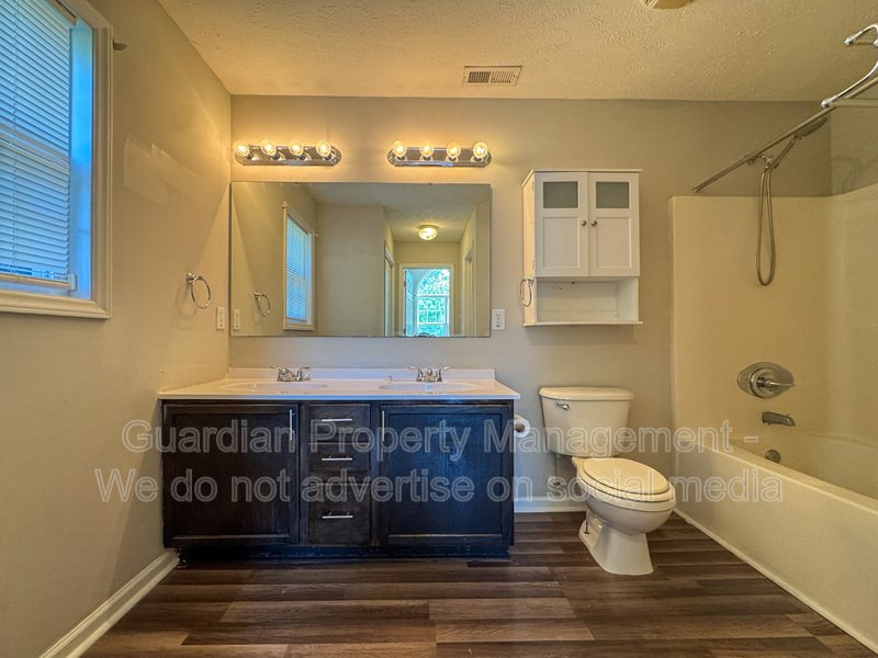 Charming 3 Bed 2 Bath Plus Bonus Room in Raeford property image