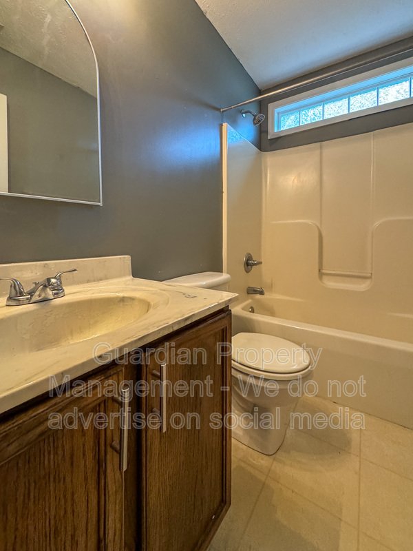 Charming 3 Bed 2 Bath Plus Bonus Room in Raeford property image