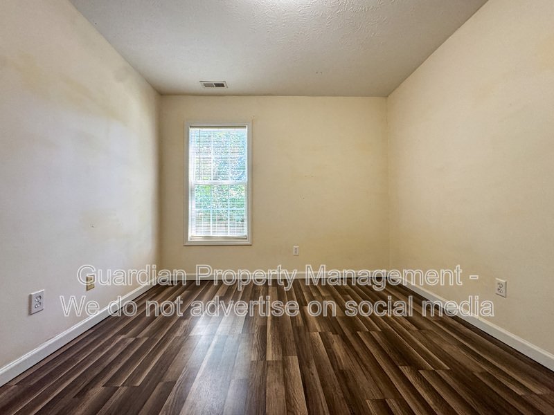 Charming 3 Bed 2 Bath Plus Bonus Room in Raeford property image