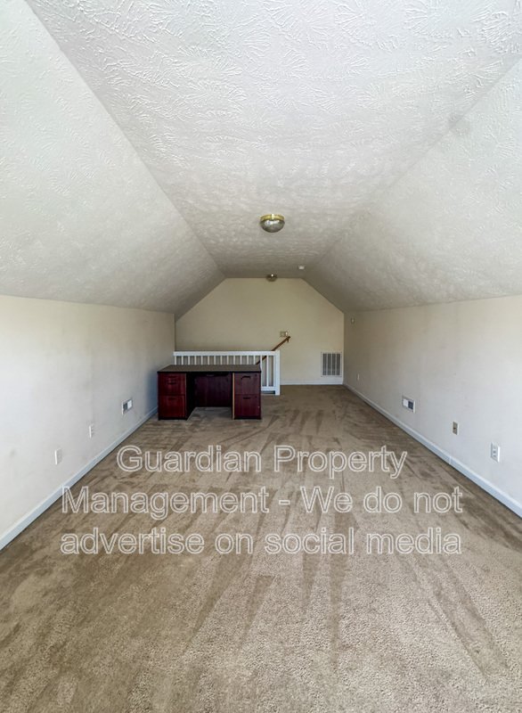 Charming 3 Bed 2 Bath Plus Bonus Room in Raeford property image
