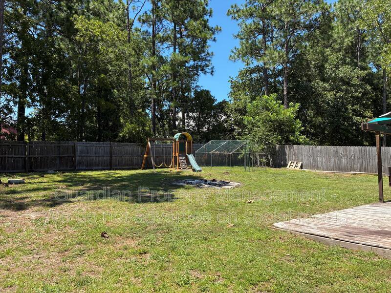 Charming 3 Bed 2 Bath Plus Bonus Room in Raeford property image