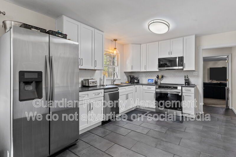 Beautifully Updated 4 Bed 3 Bath Home in Fayetteville property image