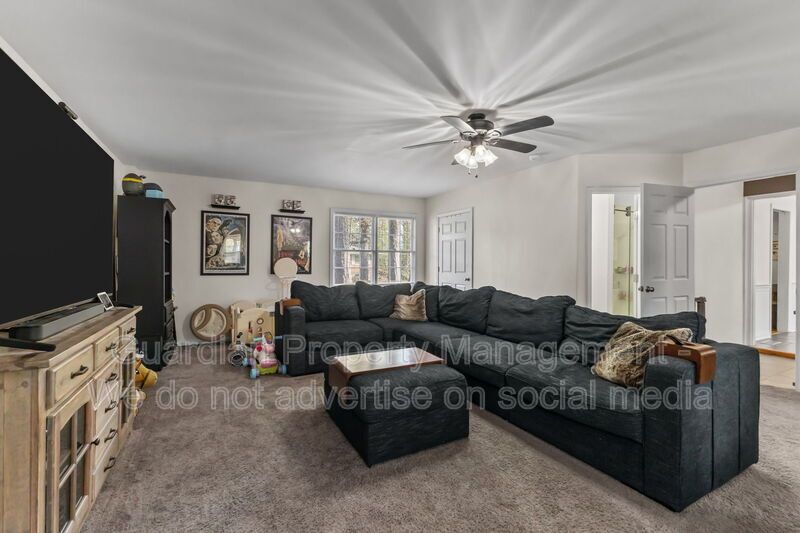 Beautifully Updated 4 Bed 3 Bath Home in Fayetteville property image