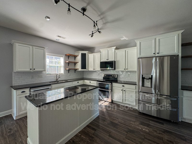 Stunning 4 Bed 2.5 Bath Home in Lexington Plantation property image