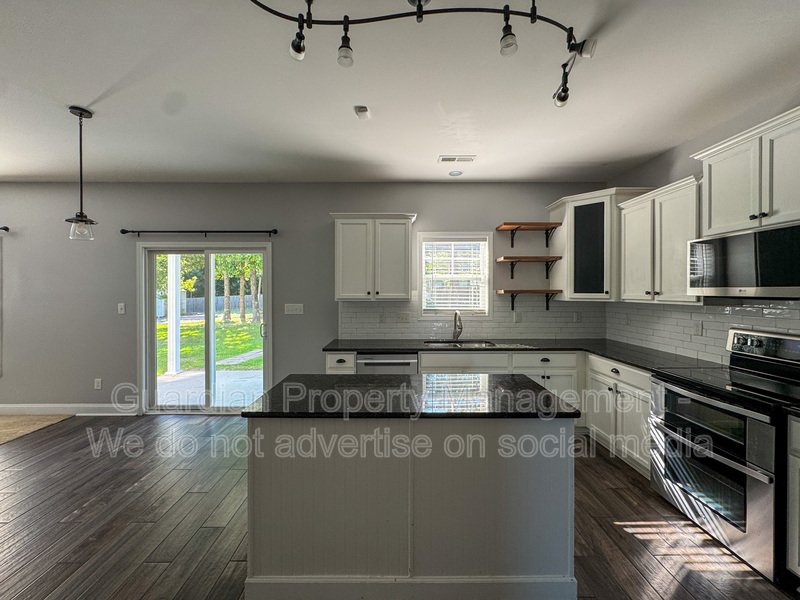 Stunning 4 Bed 2.5 Bath Home in Lexington Plantation property image