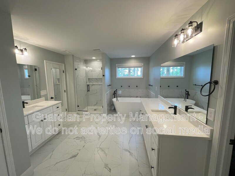 Stunning 5 Bed 3 Bath Home in Anderson Creek Club property image