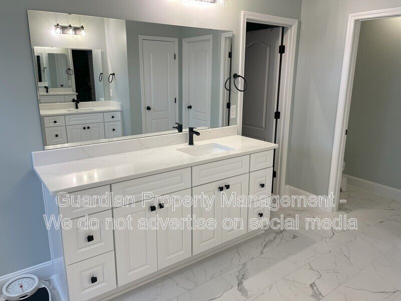 Stunning 5 Bed 3 Bath Home in Anderson Creek Club property image