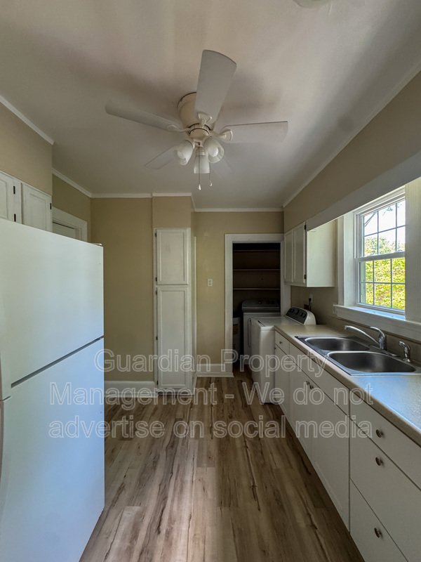 Charming 2 Bed 1 Bath Duplex in Haymount property image