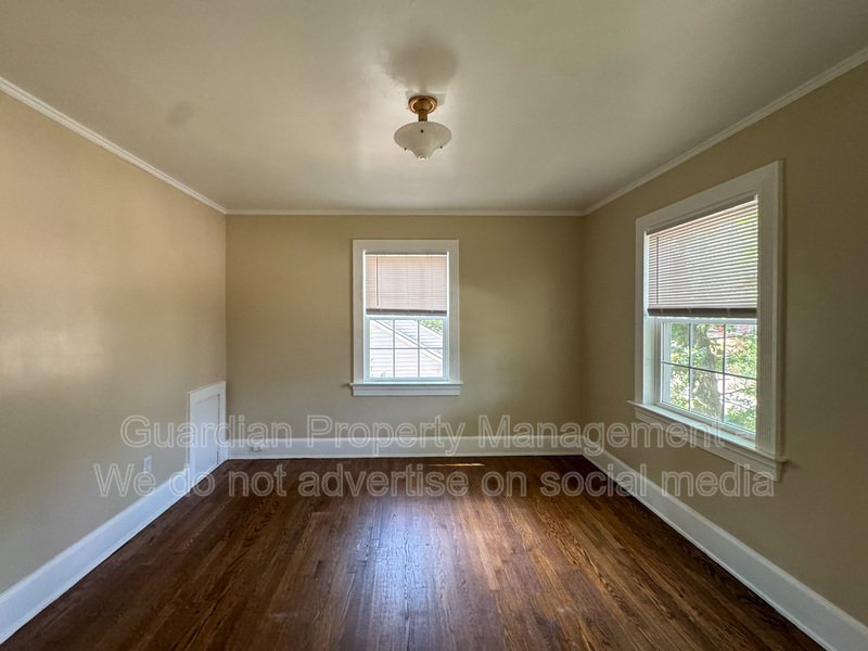 Charming 2 Bed 1 Bath Duplex in Haymount property image