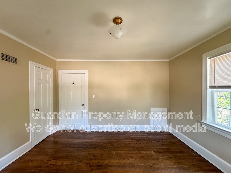 Charming 2 Bed 1 Bath Duplex in Haymount property image