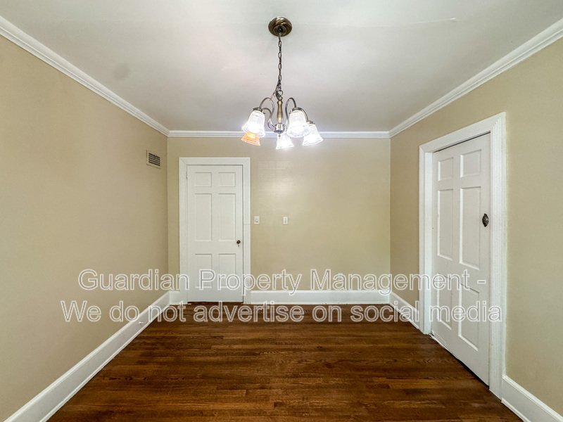 Charming 2 Bed 1 Bath Duplex in Haymount property image