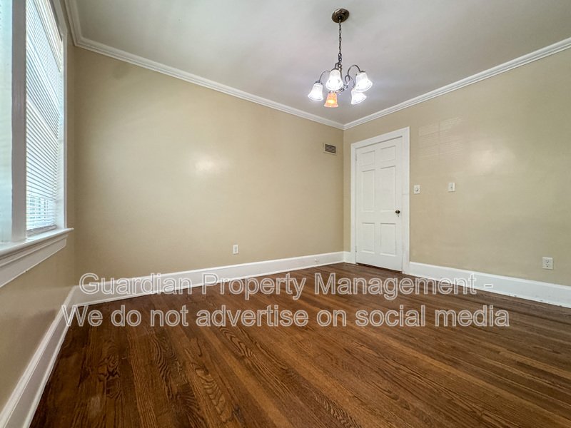 Charming 2 Bed 1 Bath Duplex in Haymount property image