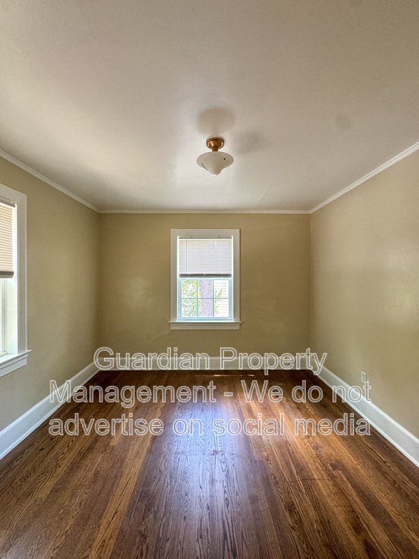 Charming 2 Bed 1 Bath Duplex in Haymount property image