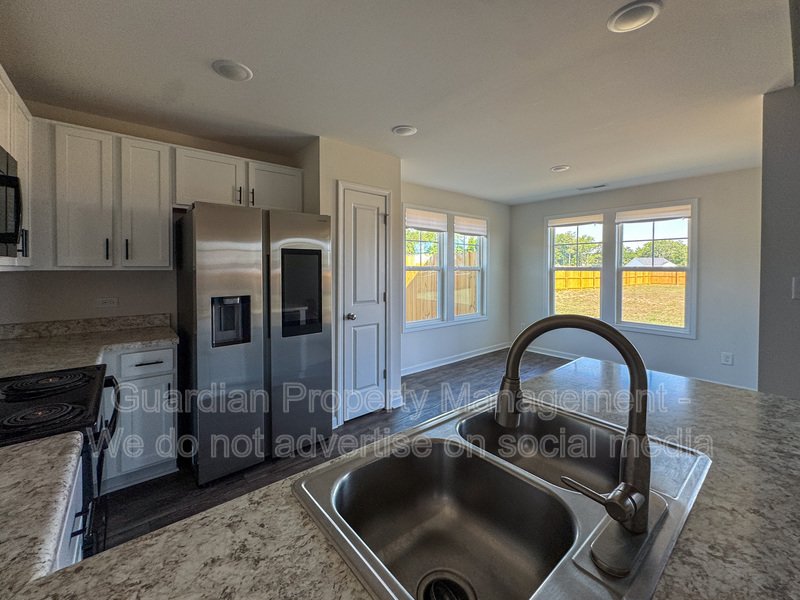 3 Bed 2 Bath Plus Bonus Room in Parkton property image